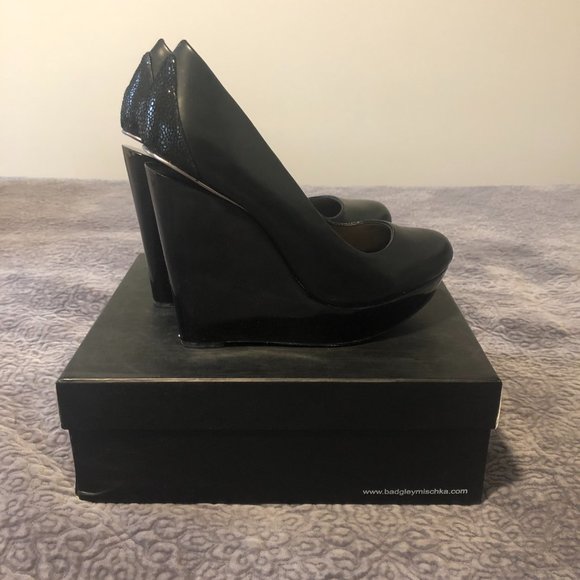 BADGLEY MISCHKA BLACK LEATHER PLATFORM SHOES - Picture 2 of 5